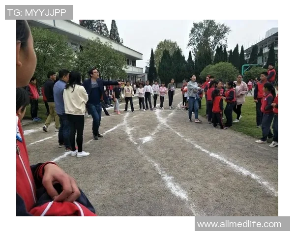 蜡画艺术与幼儿足球明星的完美结合展现童趣与运动激情