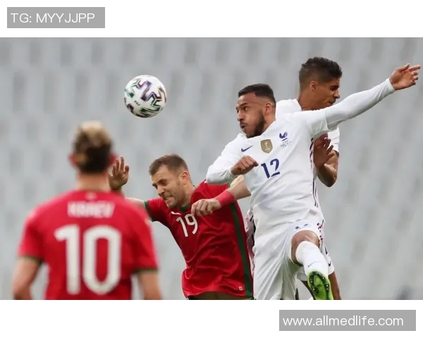 贝克汉姆与全球足球明星的传奇故事与影响力探讨