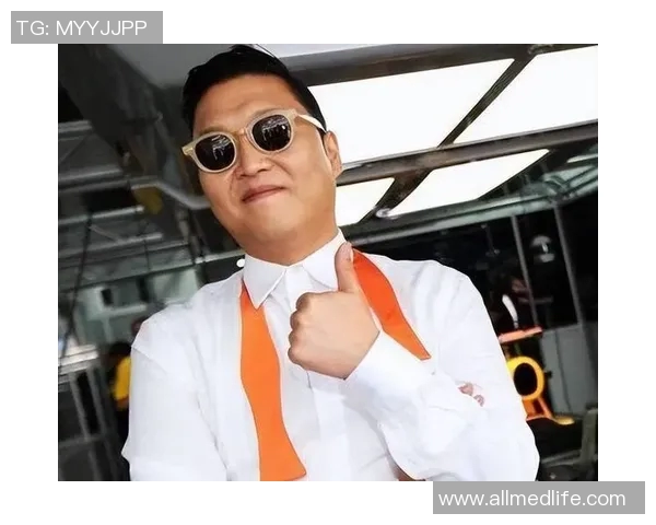 足球明星模仿鸟叔搞笑视频引发热议球迷纷纷点赞分享欢乐瞬间