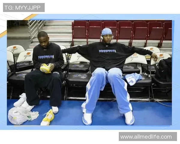 篮球明星身着篮球衣展现风采与魅力的精彩瞬间与背后故事