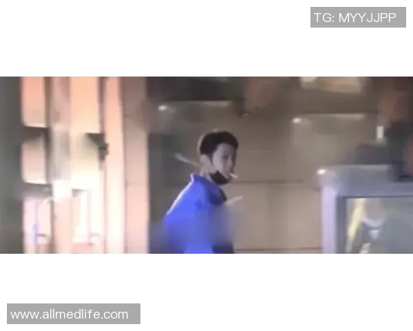 明星篮球场上意外被偷拍视频曝光引发热议粉丝纷纷围观评论不断 明星篮球场上意外被偷拍视频曝光引发热议粉丝纷纷围观评论不断